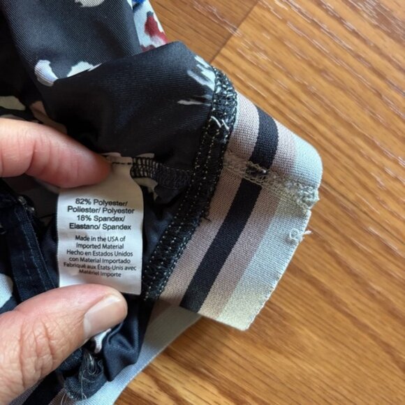 Beyond Yoga XSmall Floral Navy Yoga Sports Athletic Bra Top - Picture 5 of 6